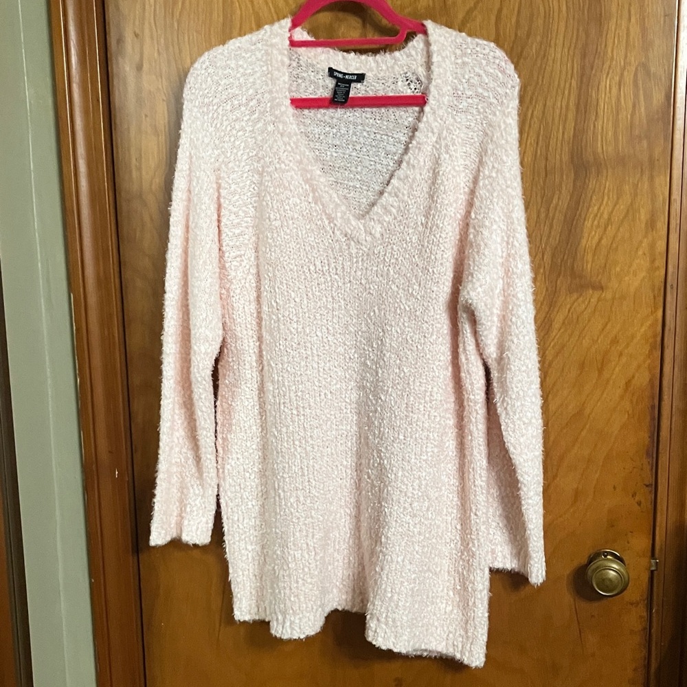 Elegant V-Neck Sweater in Soft Pink
